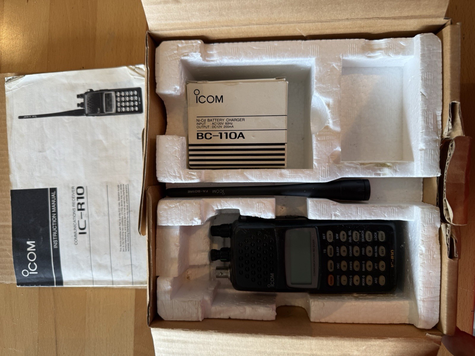 Icom IC-R10 Communications Receiver Radio Scanner with Antenna & Manual