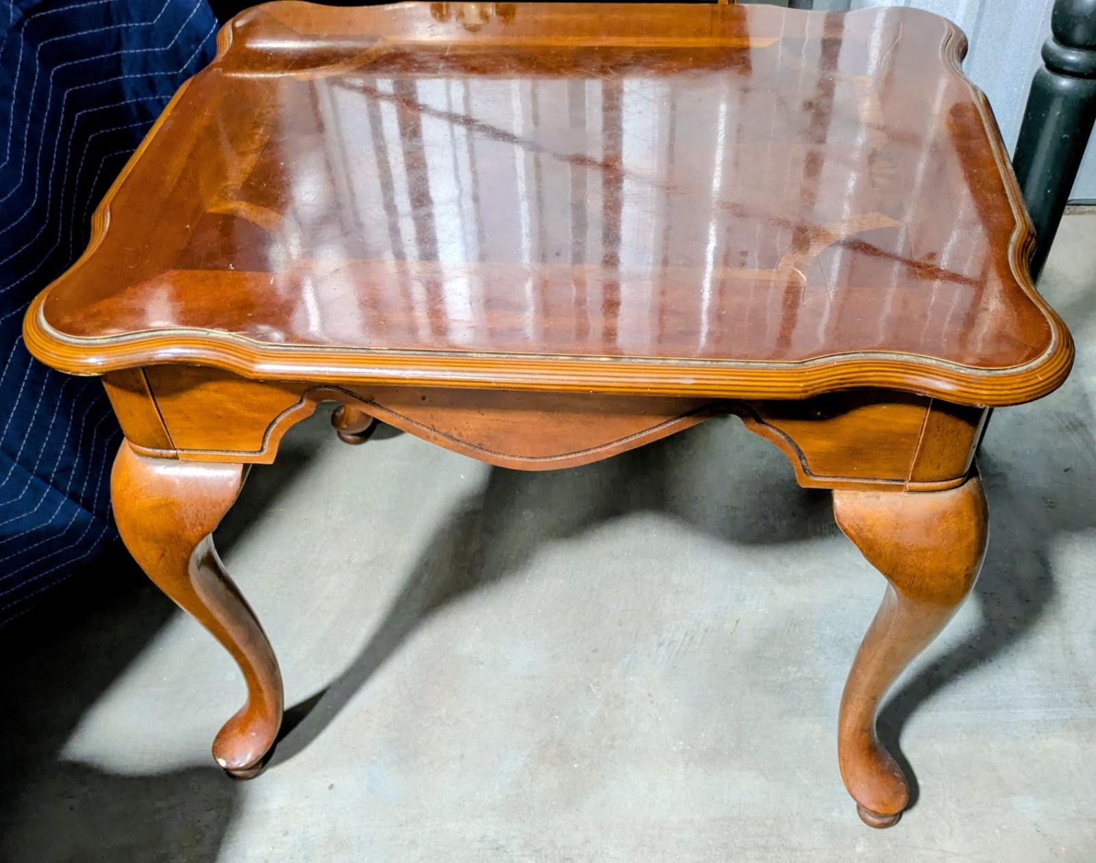 Vintage Queen Anne Style End Table Inlaid Wood Scalloped Edge Cabriole Legs