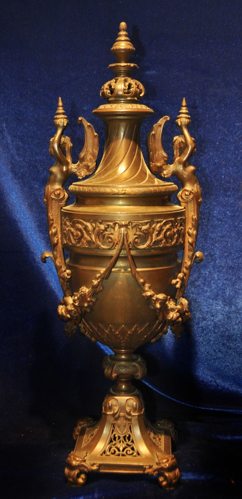 NEOCLASSICAL BRONZE URN WINGED NUDE ANGELS LIONS RELIEF GRAND TOUR GREEK ROMAN