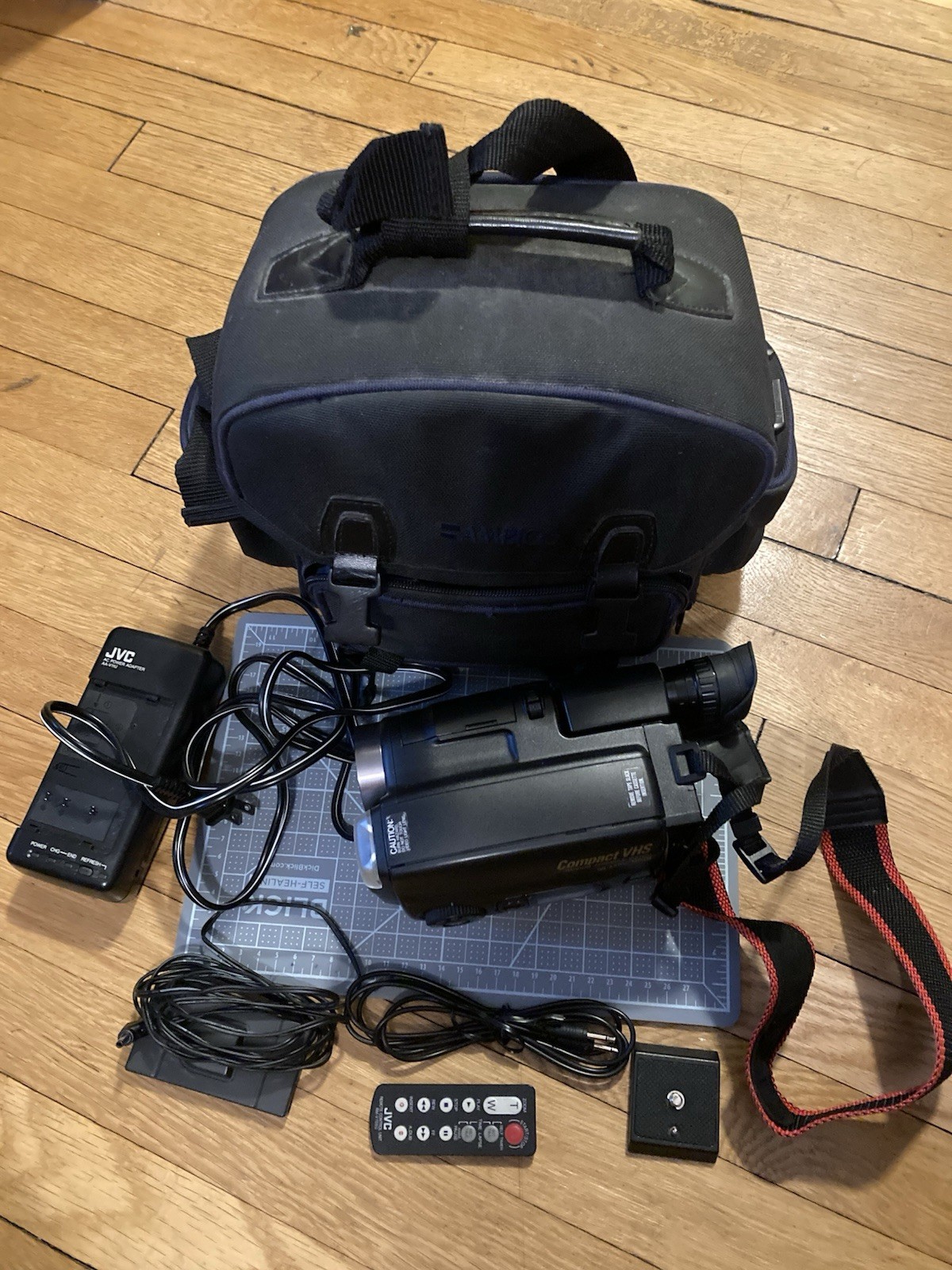 Vintage JVC GR-AX700U VHS-C Camcorder Tape-tested & Works