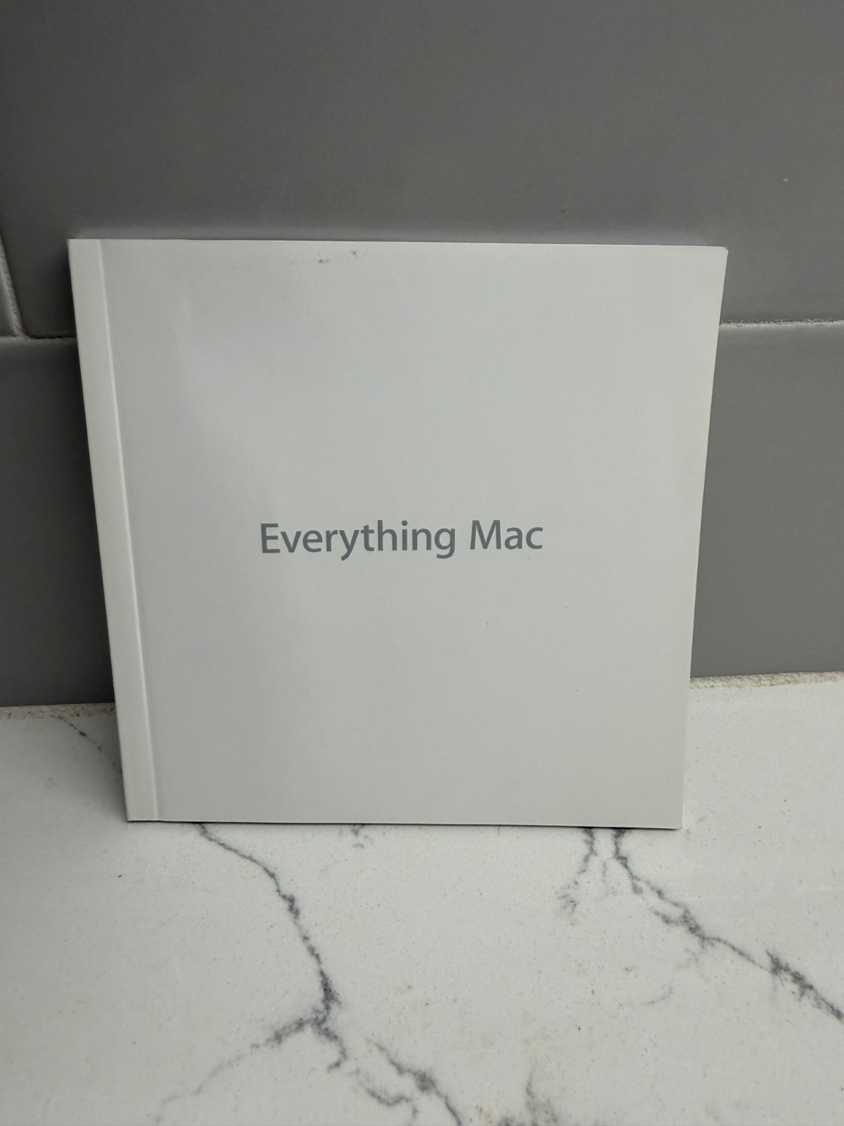 Everything Mac – User Guide Book for MacBook