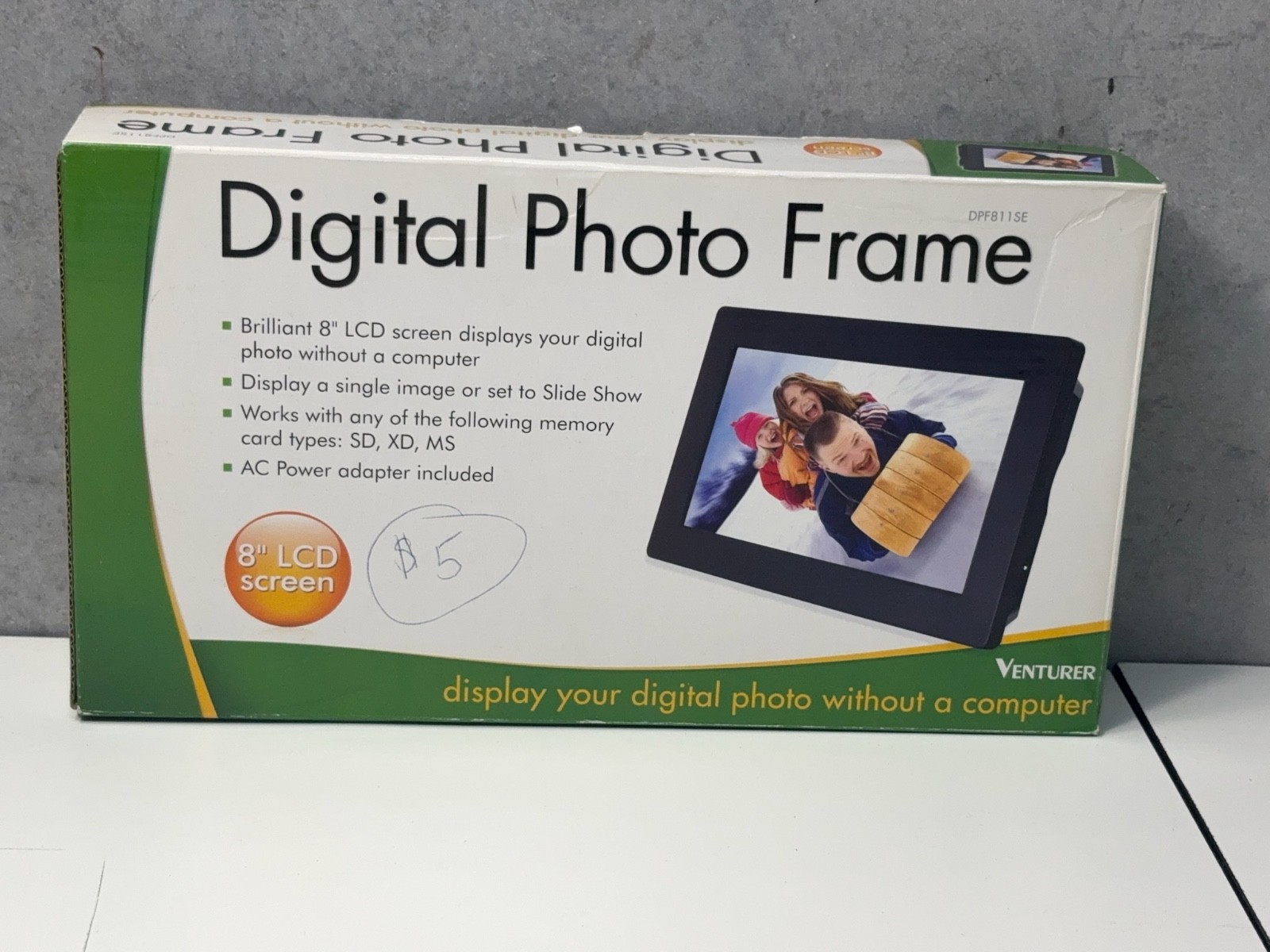 Venturer DPF811SE 8" Digital Photo Frame - Open Box - With AC Adapter