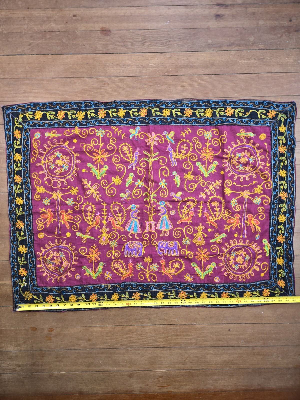 VTG Handmade Crewel Embroidered Tapestry Table Topper/Wall Art-Assorted Animals