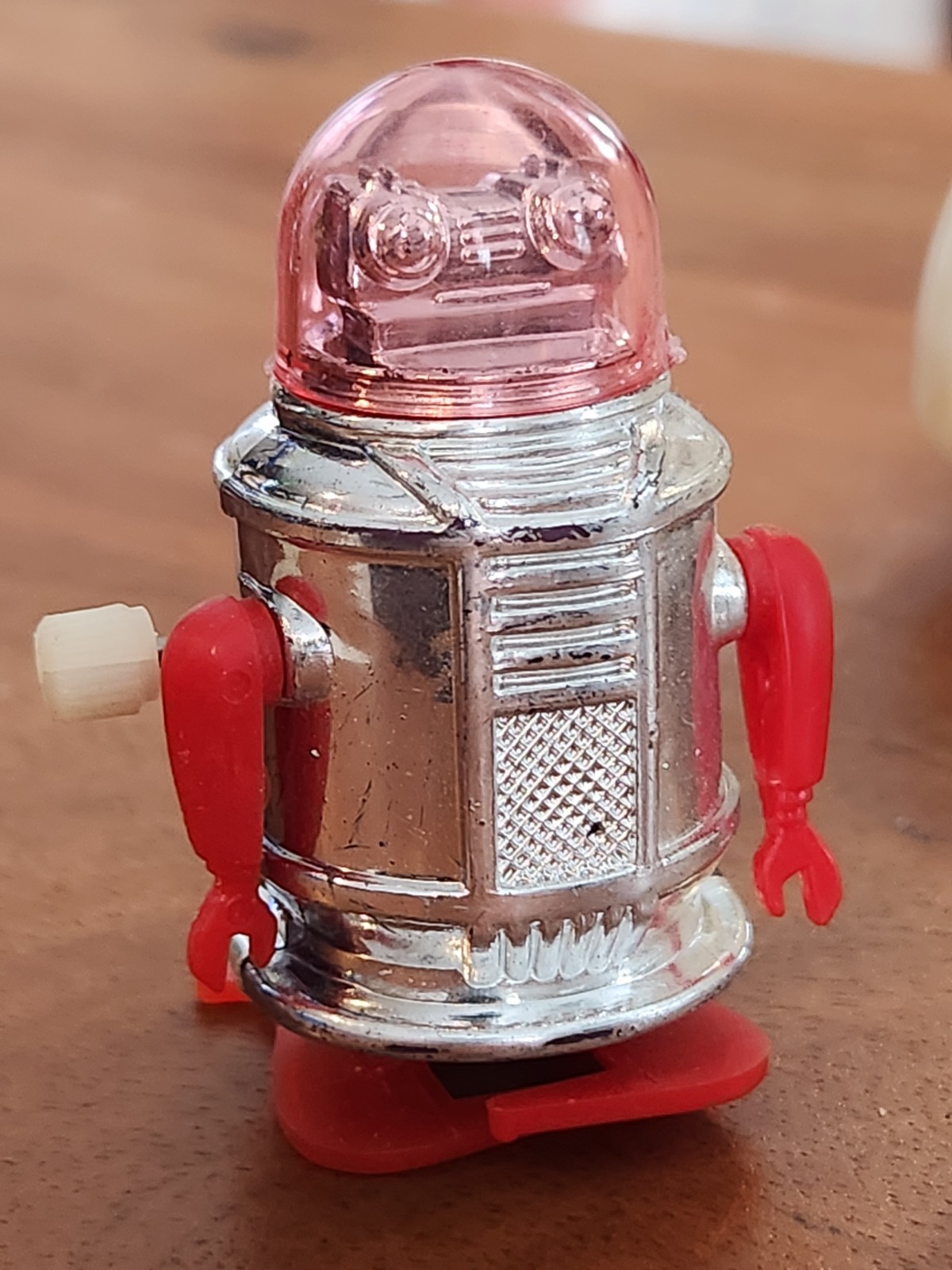 Hong Kong  Robo Windup Robot Rascal Pocketbot Tomy AHI Lost in Space Pink Dome