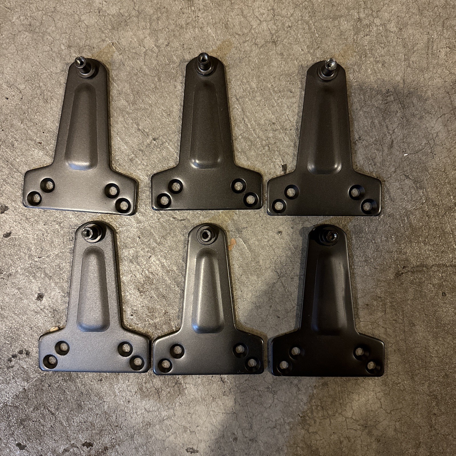 LOT 6 International IDC 525 DU Parallel Arm Bracket Standard DU Finish