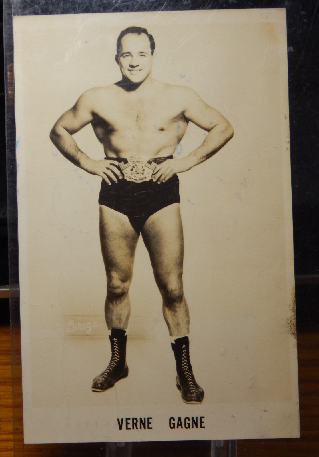 1953 VERNE GAGNE PHOTO POST CARD SIGNED VERN WRESTLING AUTO LQQK