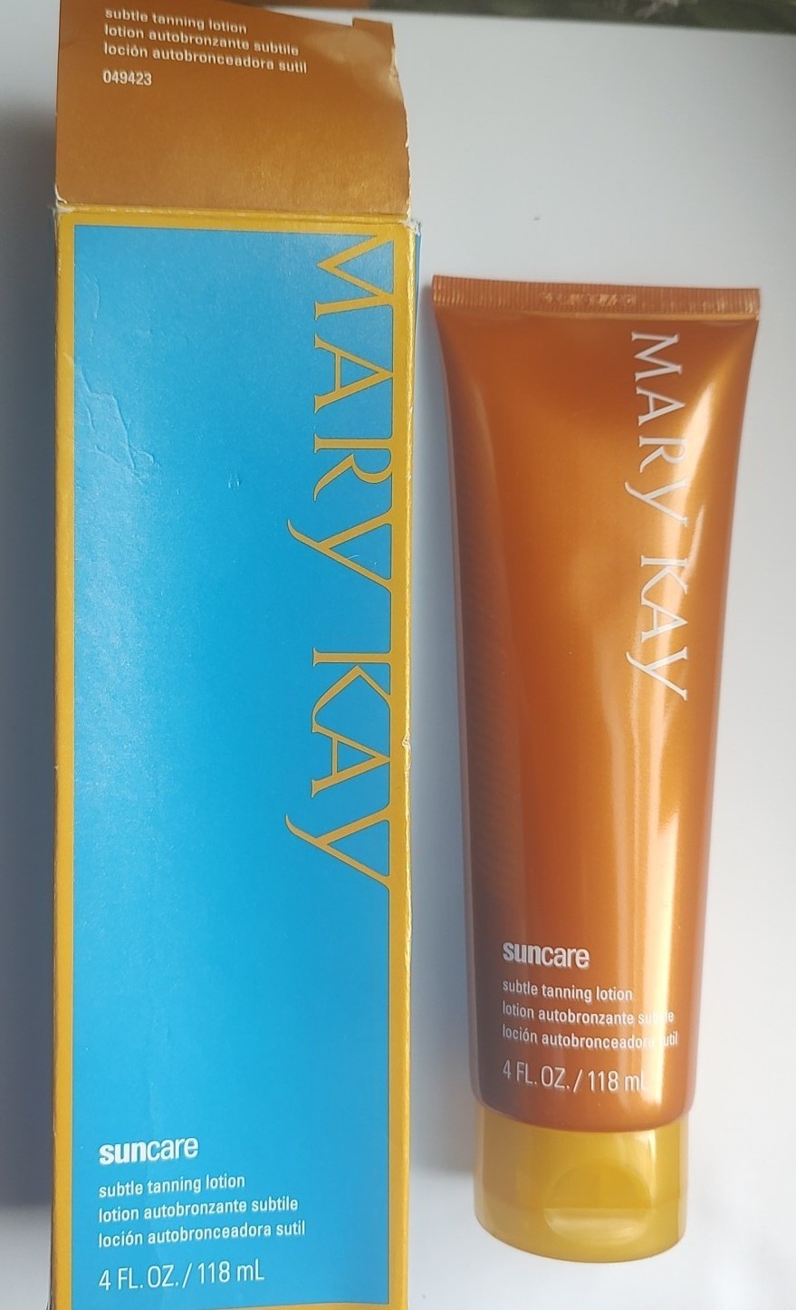 Suncare Subtle Tanning Lotion by Mary Kay. 4oz. #049423. Disc'd. New.