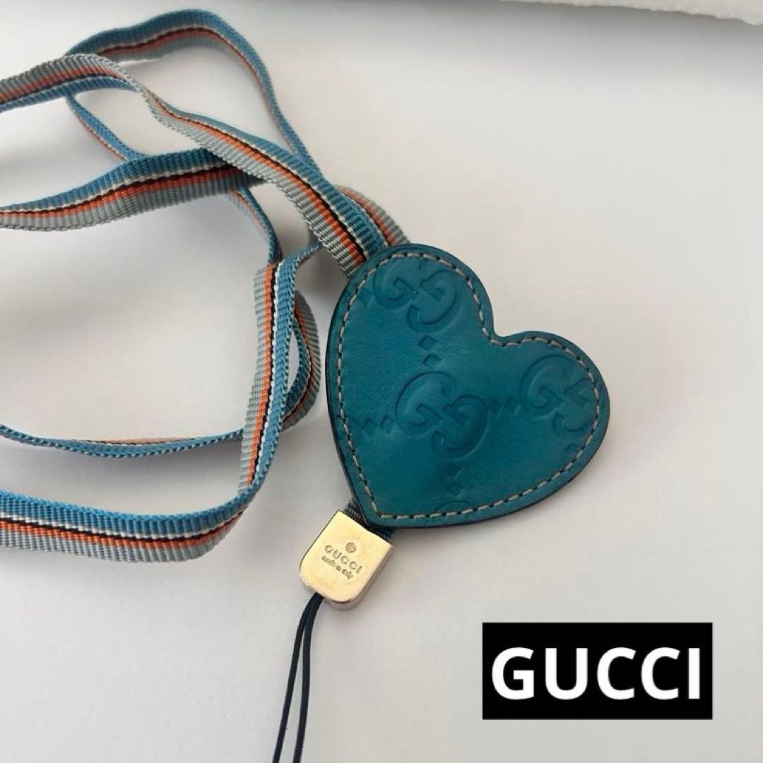 GUCCI Turquoise Heart-Shaped Leather Keyholder Strap
