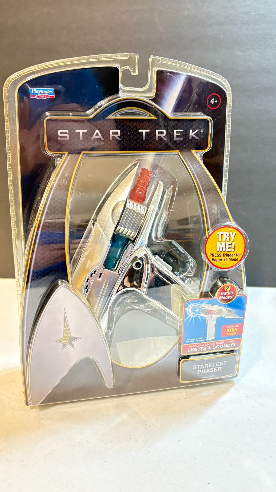 Star Trek Starfleet Phaser Playmates  2009  New  Sealed Package