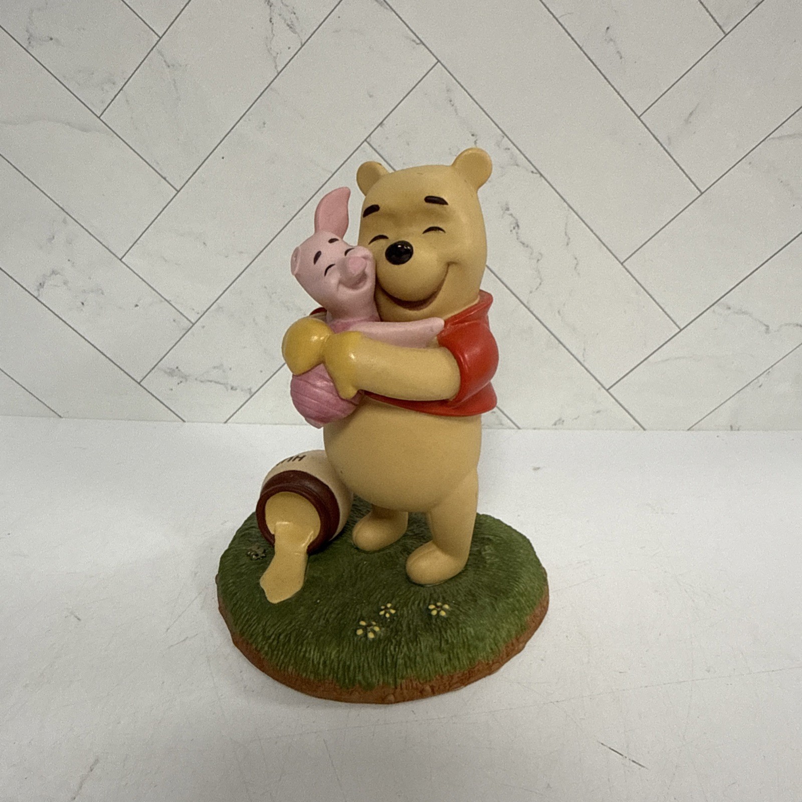 Disney Pooh and Friends Figurine Pooh and Piglet A Good Friend Sticks To You