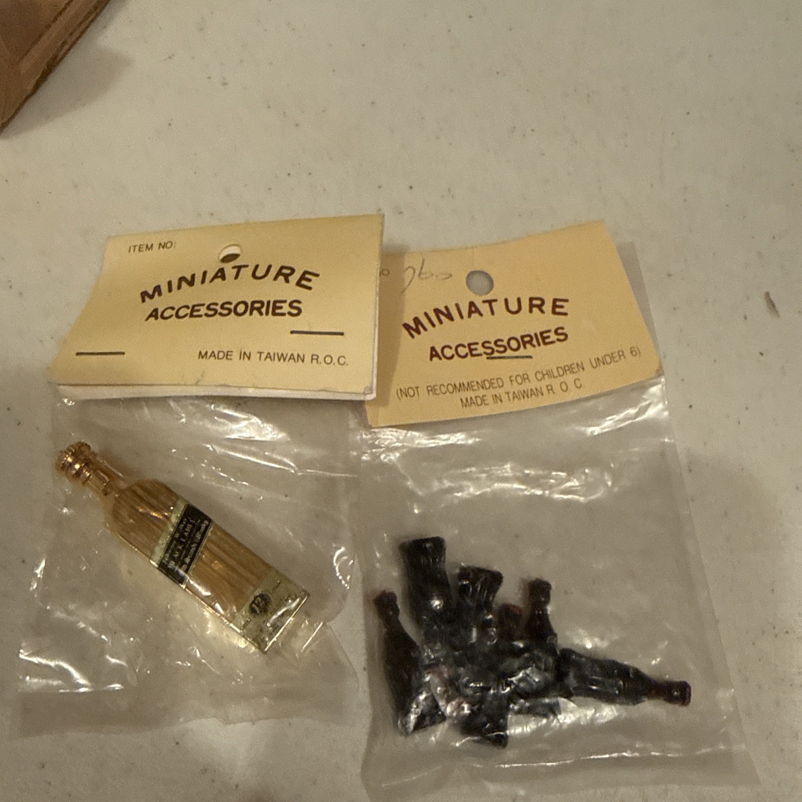 Dollhouse Bottled Coca-Cola Boxful Soda And Whiskey Miniature Coke Accessories