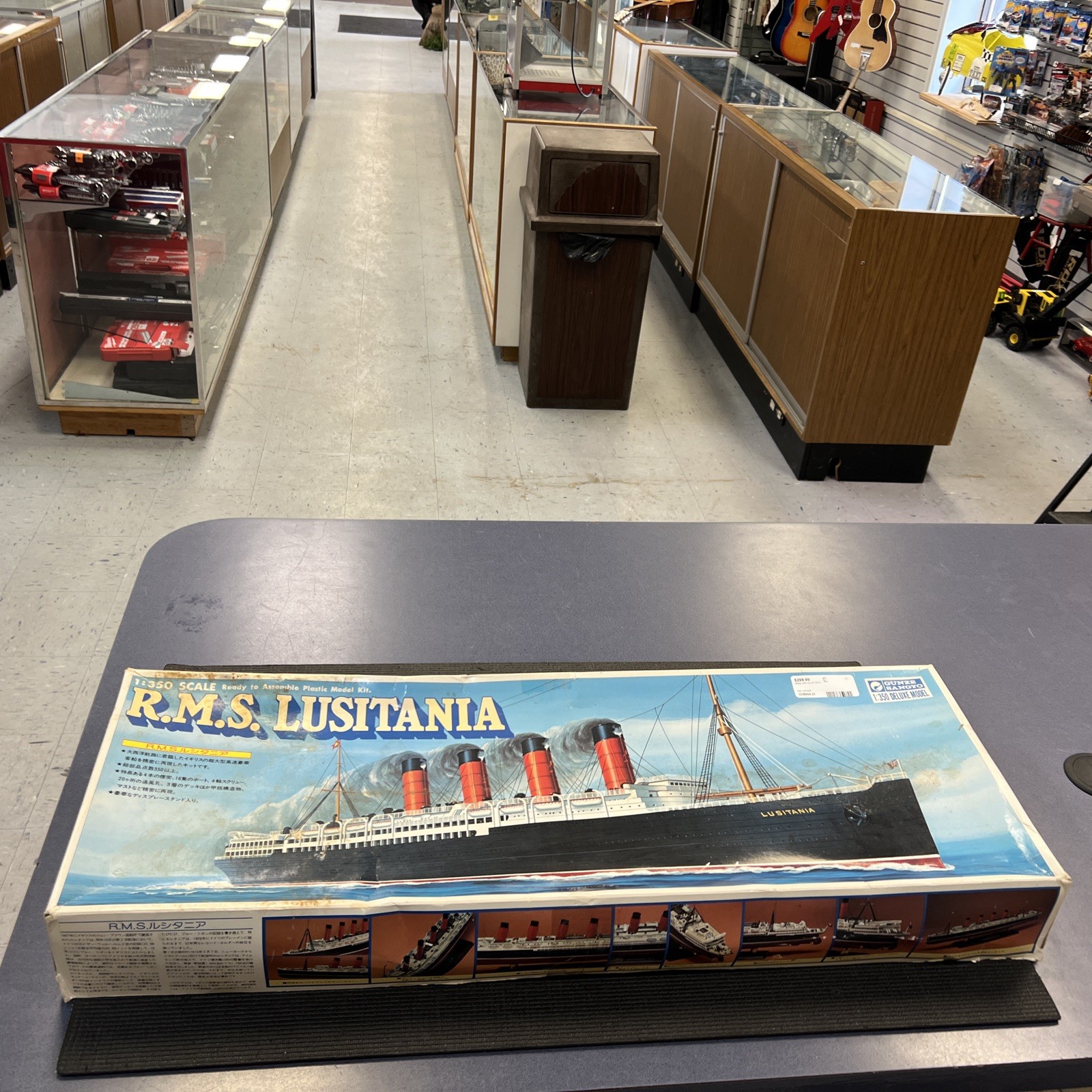 RMS LUSTANIA MODEL SHIP