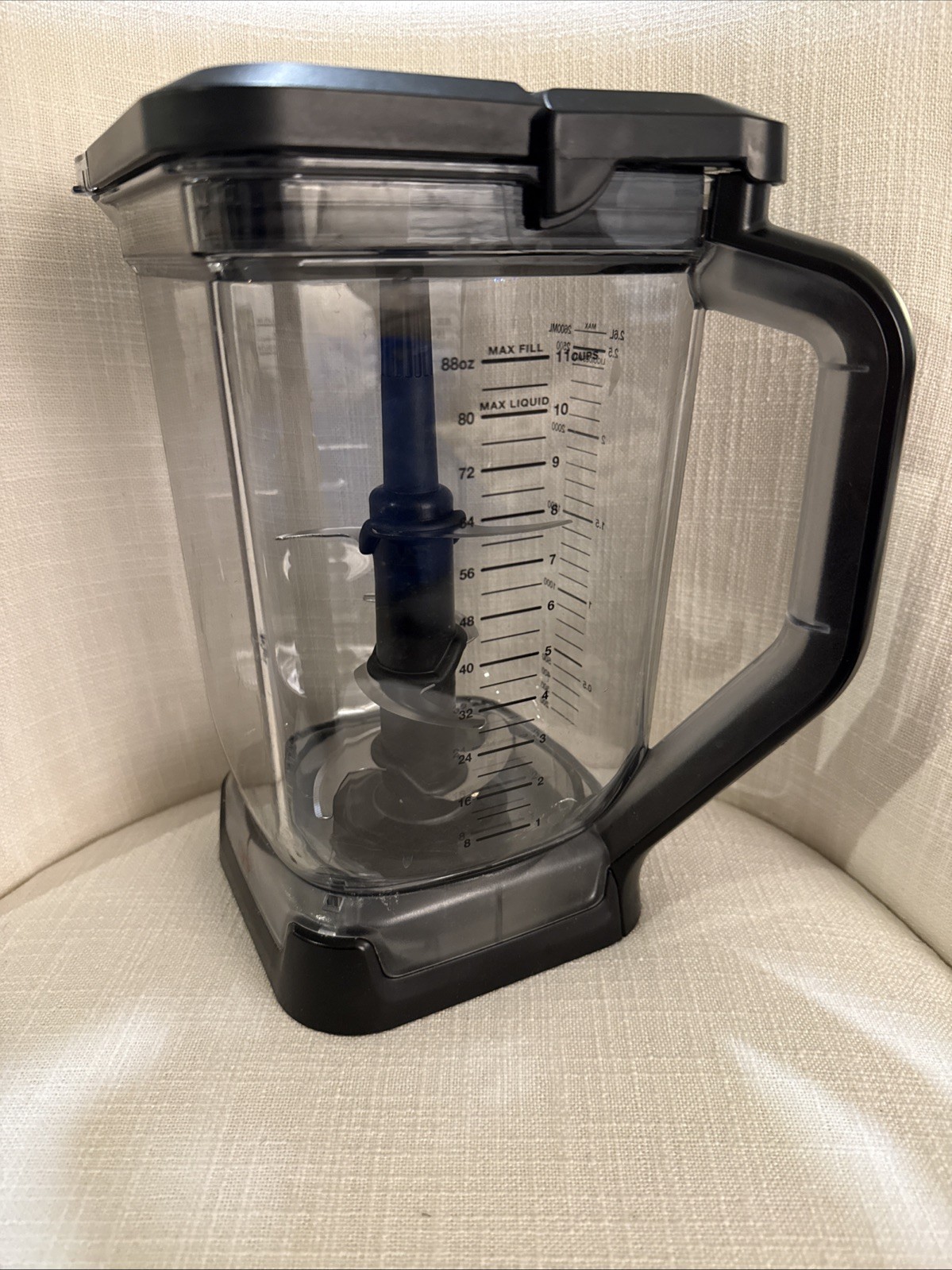 Ninja 88 oz Pitcher (11 Cups) with Blade Locking Lid for BL2012 BL2013 BlendMax