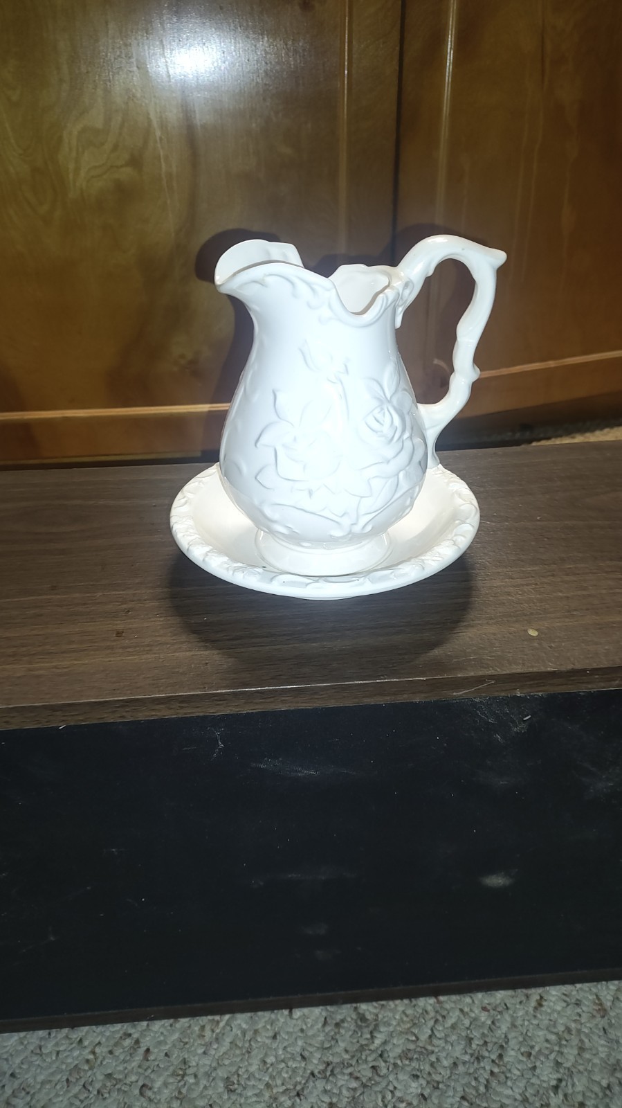 antique wash basin and pitcher