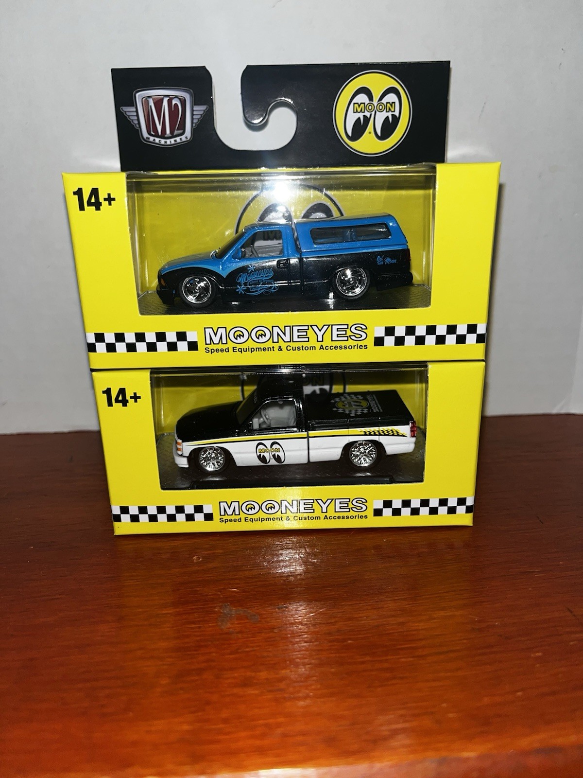 M2 Machines Mooneyes  1/64 1995 Chevrolet S10 And 1990 Chevrolet C1500 Silverado