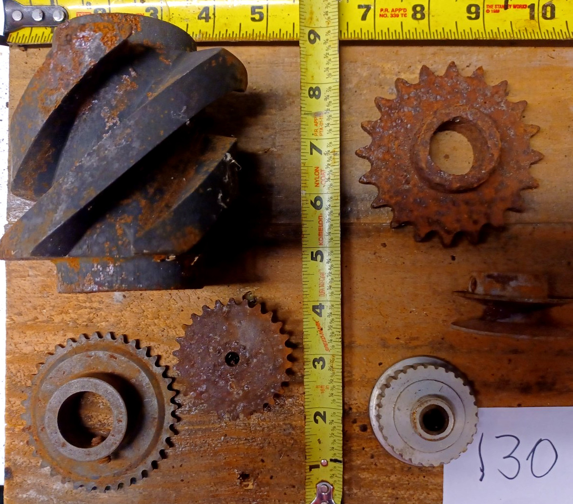LOT 6  Cast Iron Industrial GEAR SPROCKET Lamp Base STEAMPUNK YARD ART ETC 130