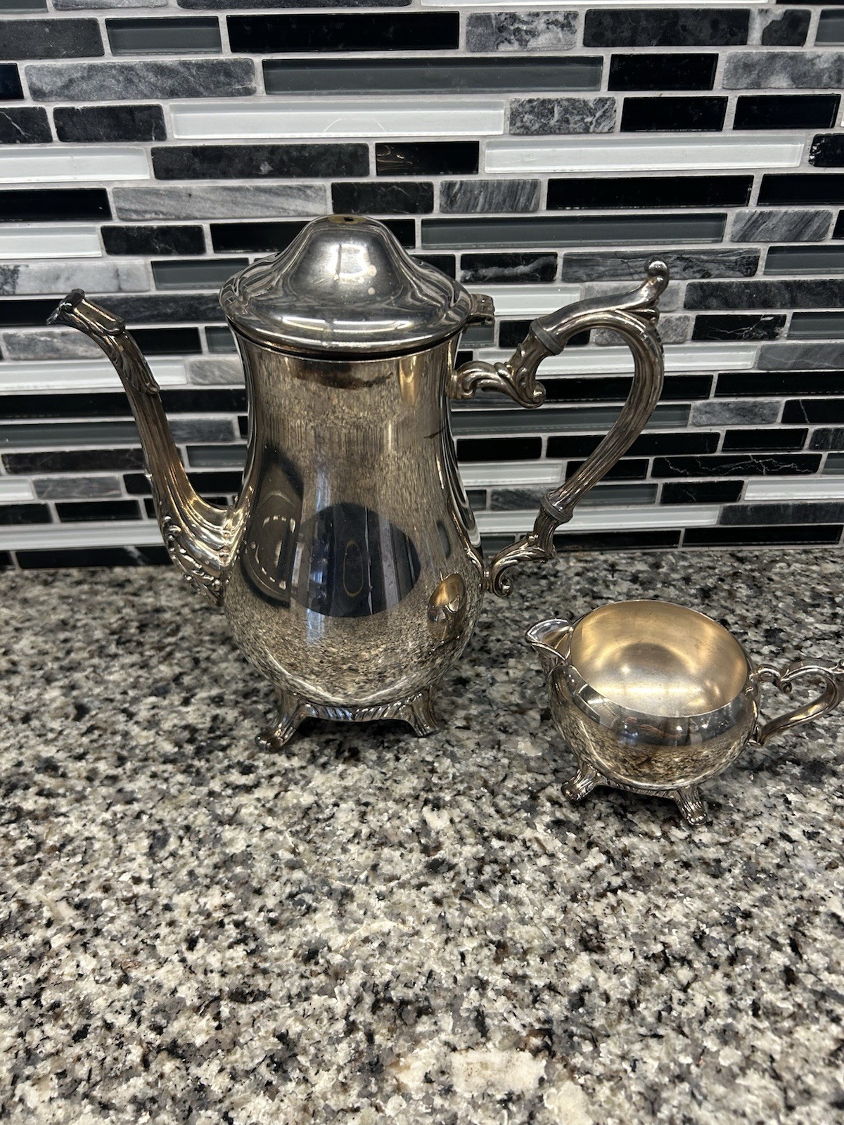 WM Rogers 800 Silver Plated Vintage Tea/Coffee Footed Pot W/ lid & Creamer Read*