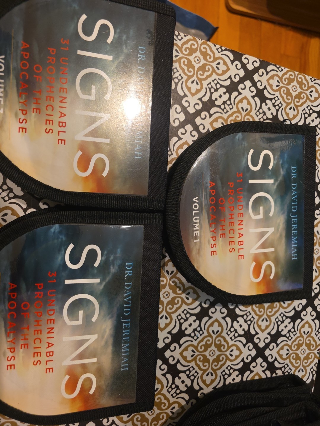 David Jeremiah Signs 31 Undeniable Prophecies of the Apocalypse 3 Volume Set