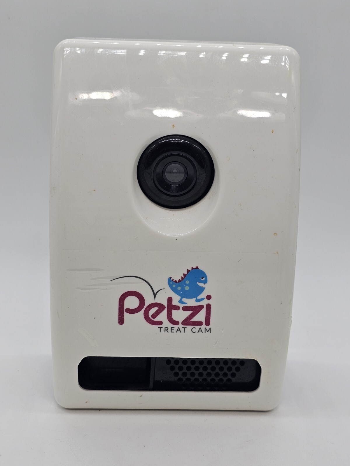 Petzi Treat Cam Petzilla Wifi Pet Camera Treat Dispenser PET0025