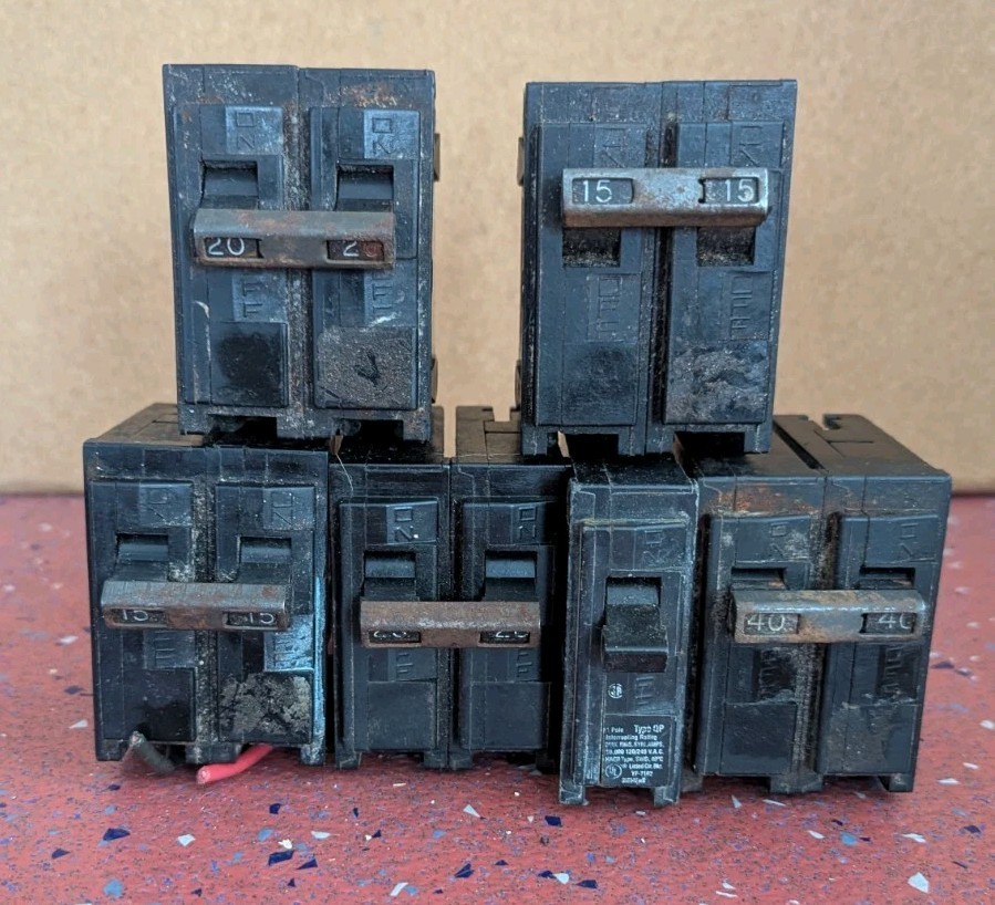 Lot Of Various Circuit Breakers