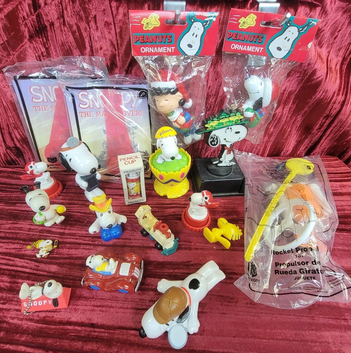 Vintage Junk Drawer Toy TOYS MIXED AS FOUND Lot PEANUTS SNOOPY DIVERSE COLLECT