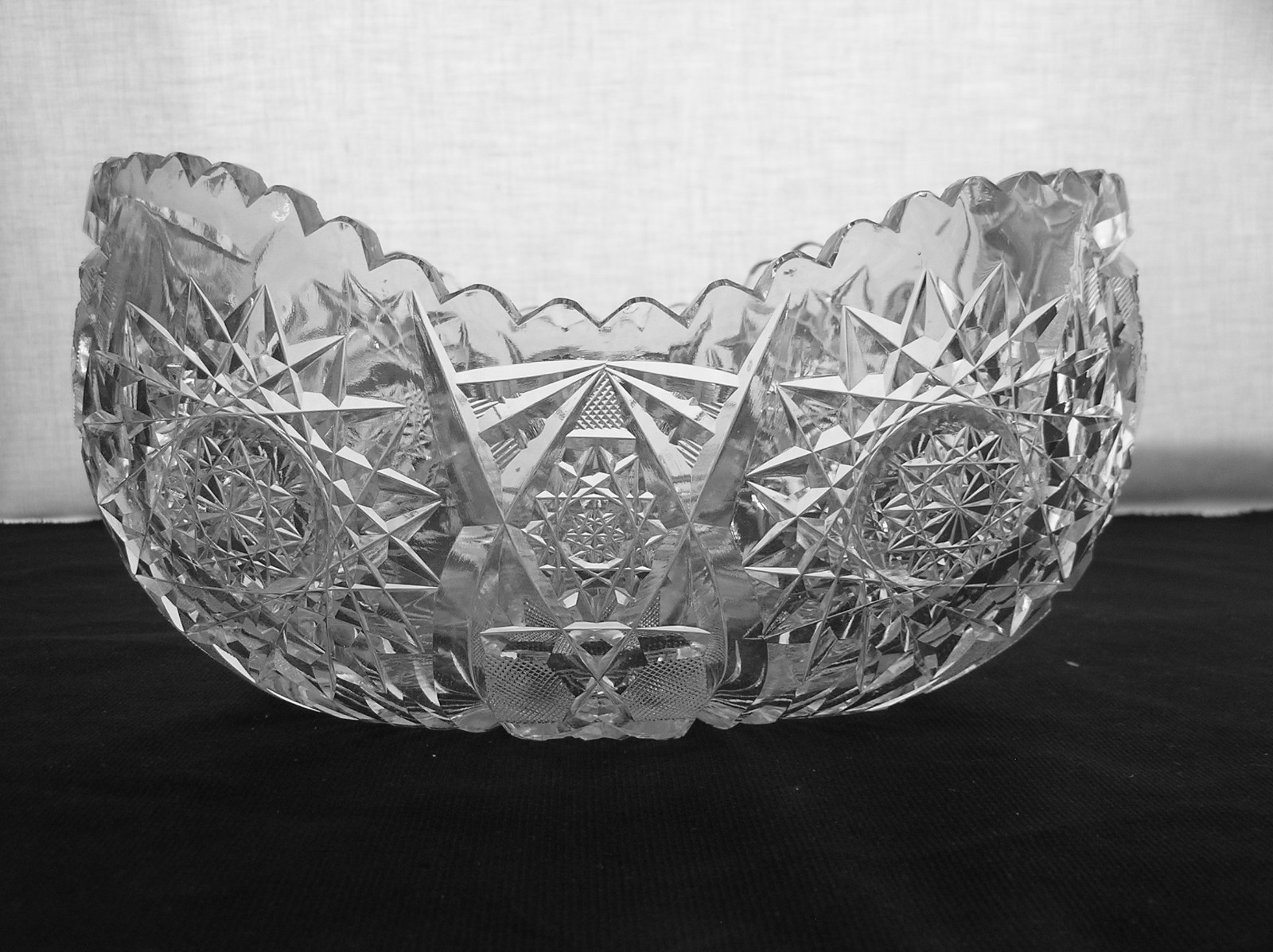 American Brilliant Cut Glass 1876-1916 hobstar design cradle or small fruit bowl