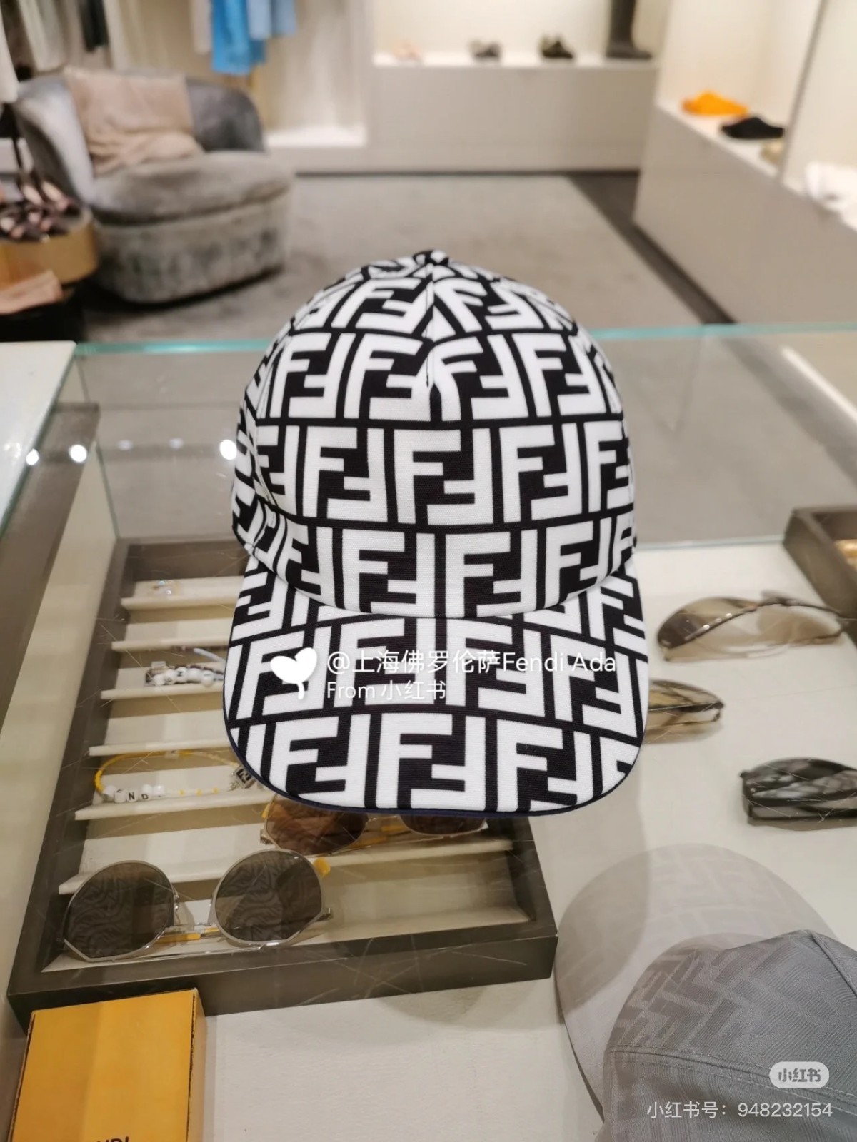 Black and white jacquard semi-soft beanie baseball cap