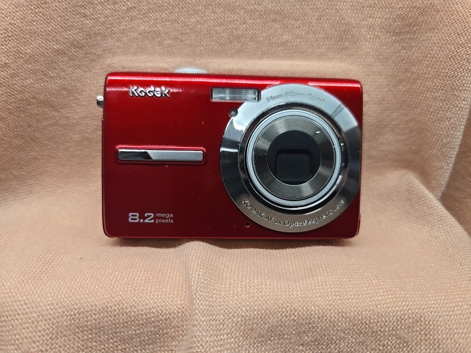 Kodak EasyShare MD863 Red Digital Camera - No Charger – Tested 