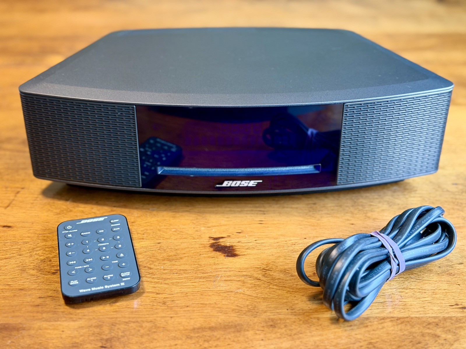 Bose Wave Music System IV CD Player/AM/FM Radio Model 417788-WMS with Remote 