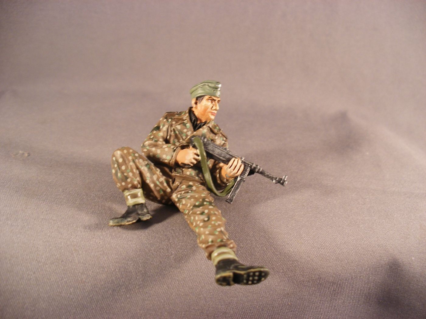 Thomas Gunn SS188 WW2 German  *SS Tanker sitting w/ MP40*