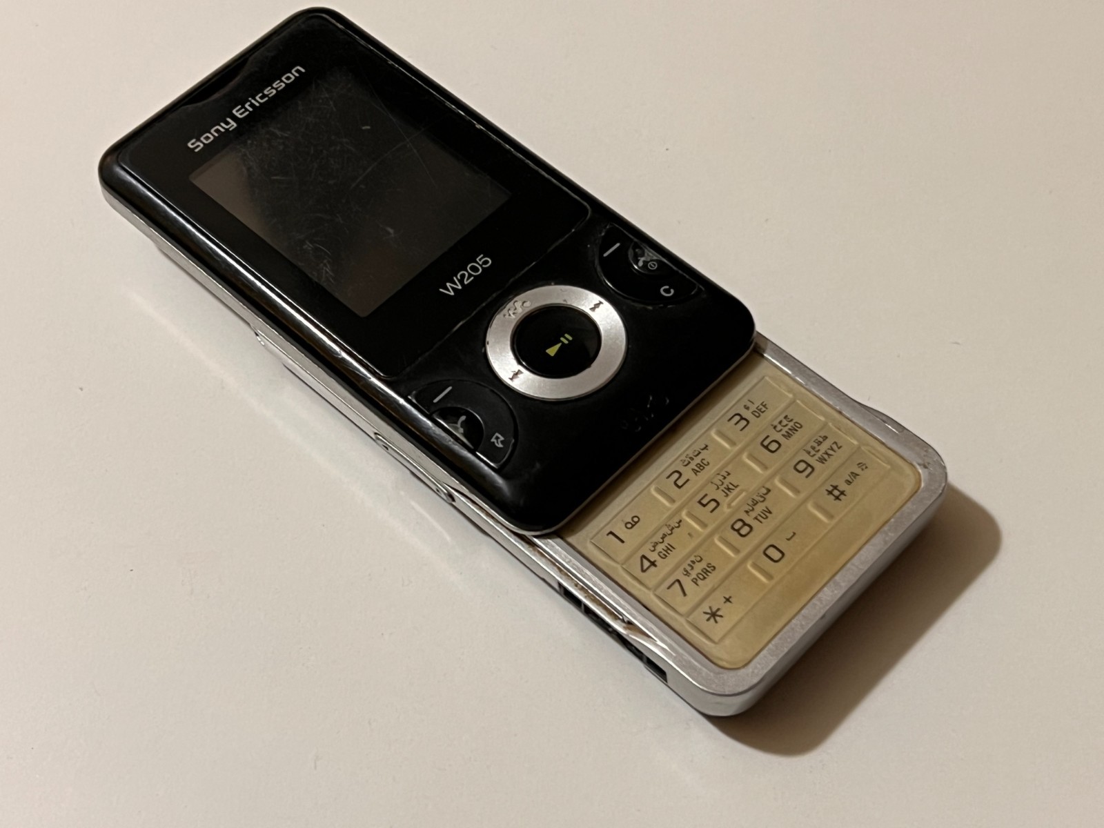 Sony Ericsson W205 black color Vintage Cell phone Untested