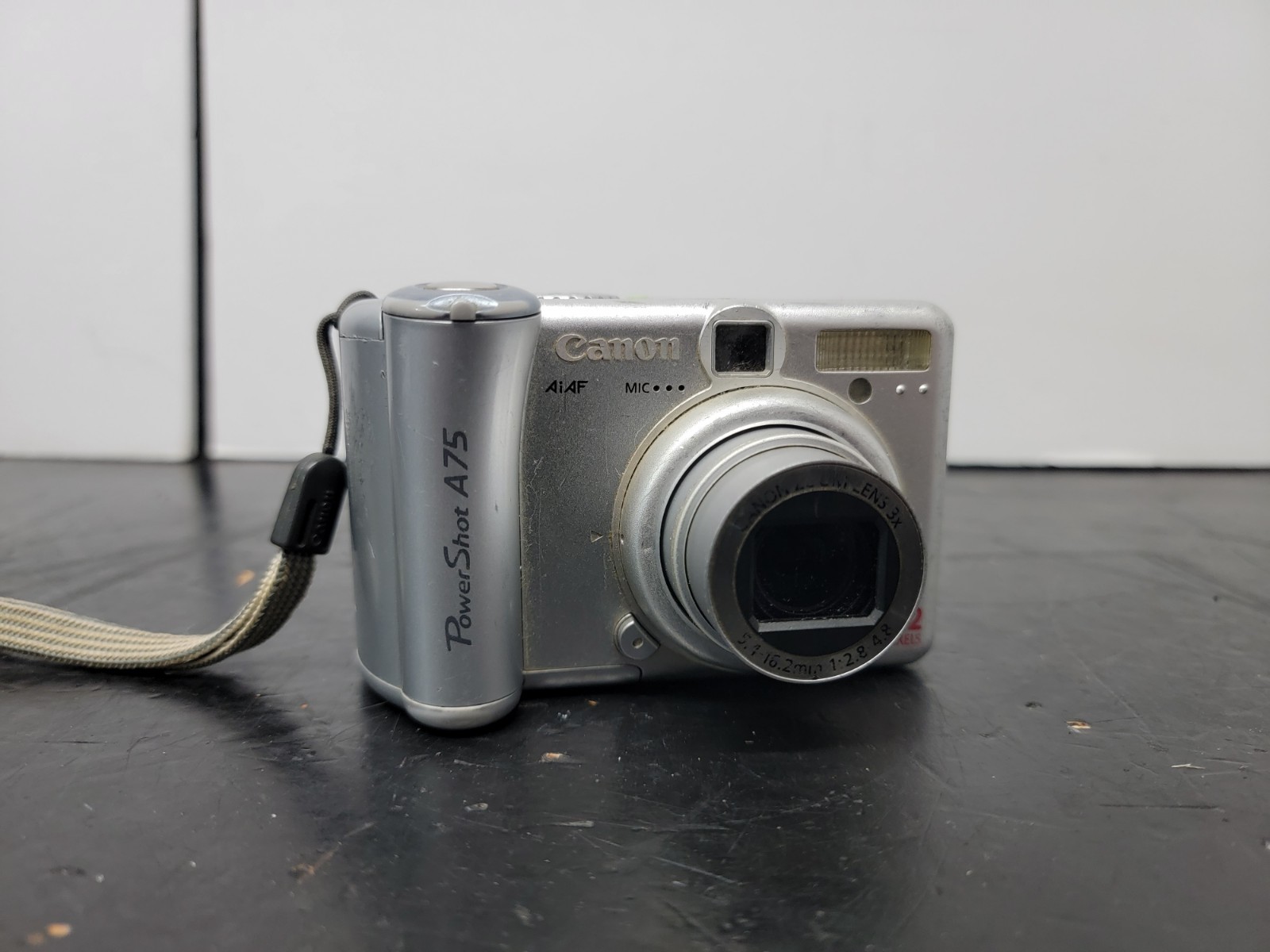 Canon PowerShot A75 3.2MP Digital Camera - Silver w/ case