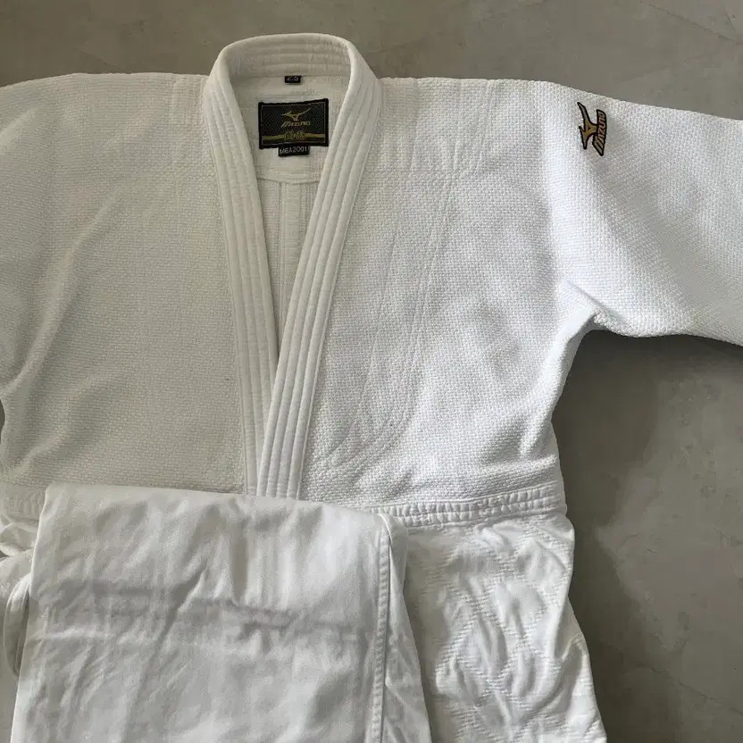 Mizuno Judo Gi Top & Bottom Set 2.5 Size