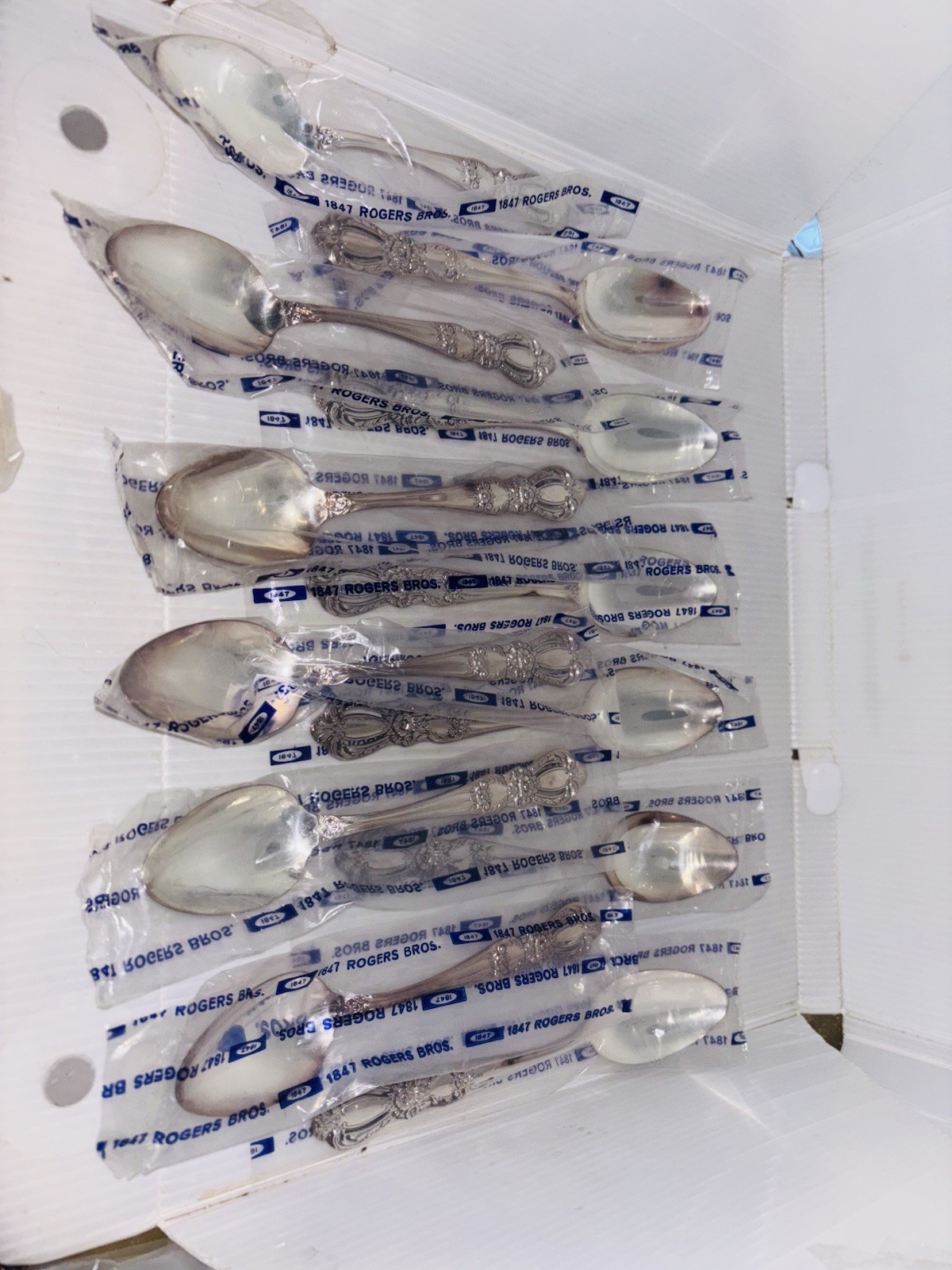 Set of 6 International 1847 Rogers Silverplate HERITAGE large