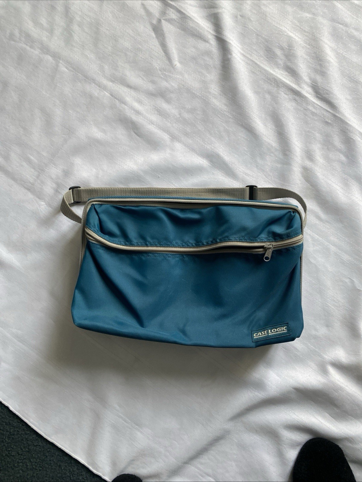 Vintage 90's Case Logic 30 Cassette Soft Zipper Carry Hard Storage Case w/Strap