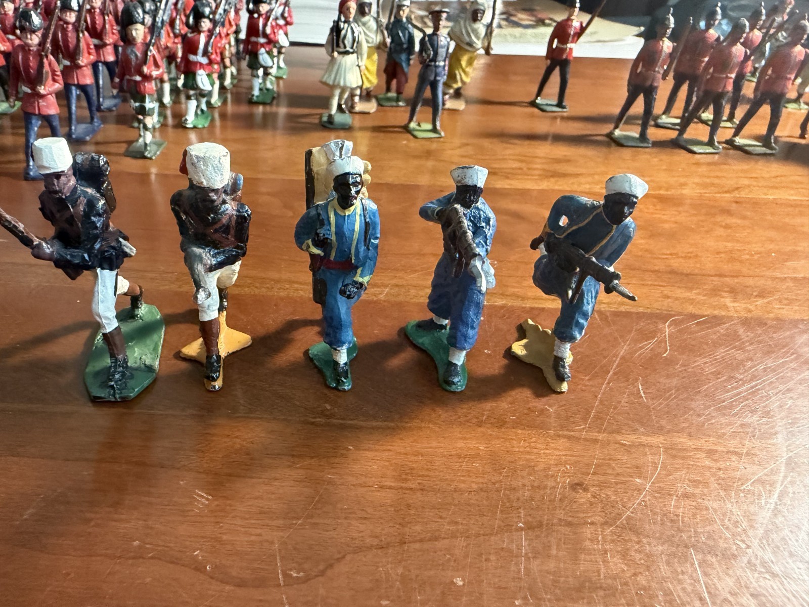 TROPHY MINIATURES *** UNKNOWN SET OF FIVE FIGURES