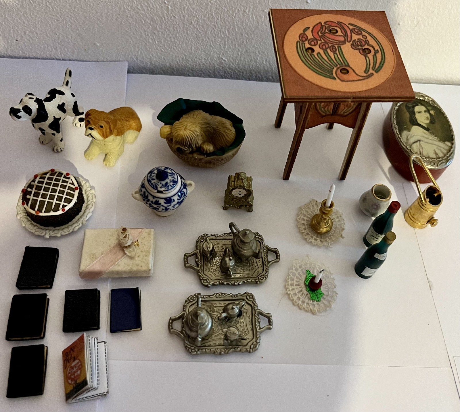 Vintage Dolls House Living Room Accessories 1.12 Scale
