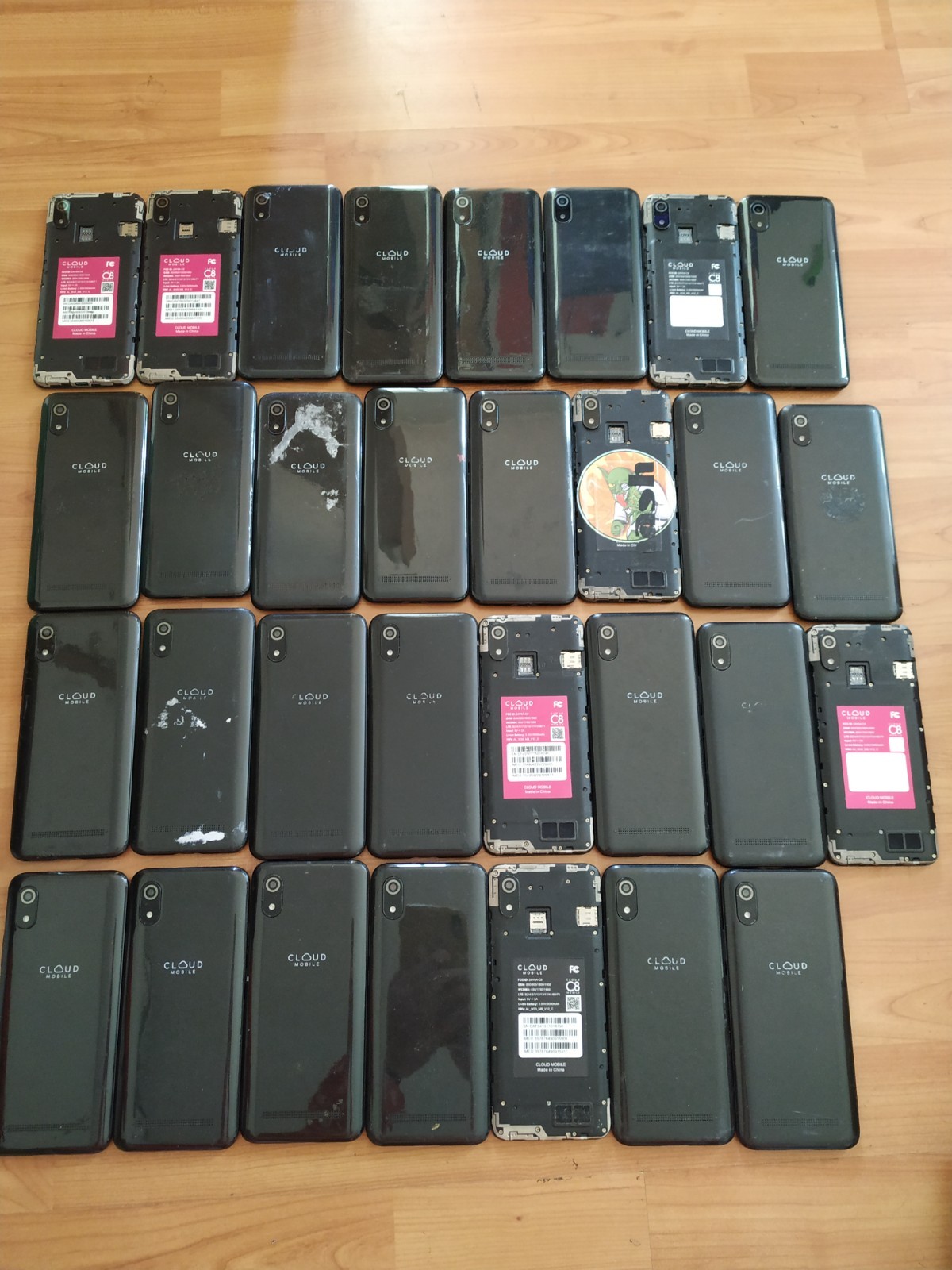 Lot of 31 Cloud Mobile Stratus C8 32GB Smartphone Black For parts