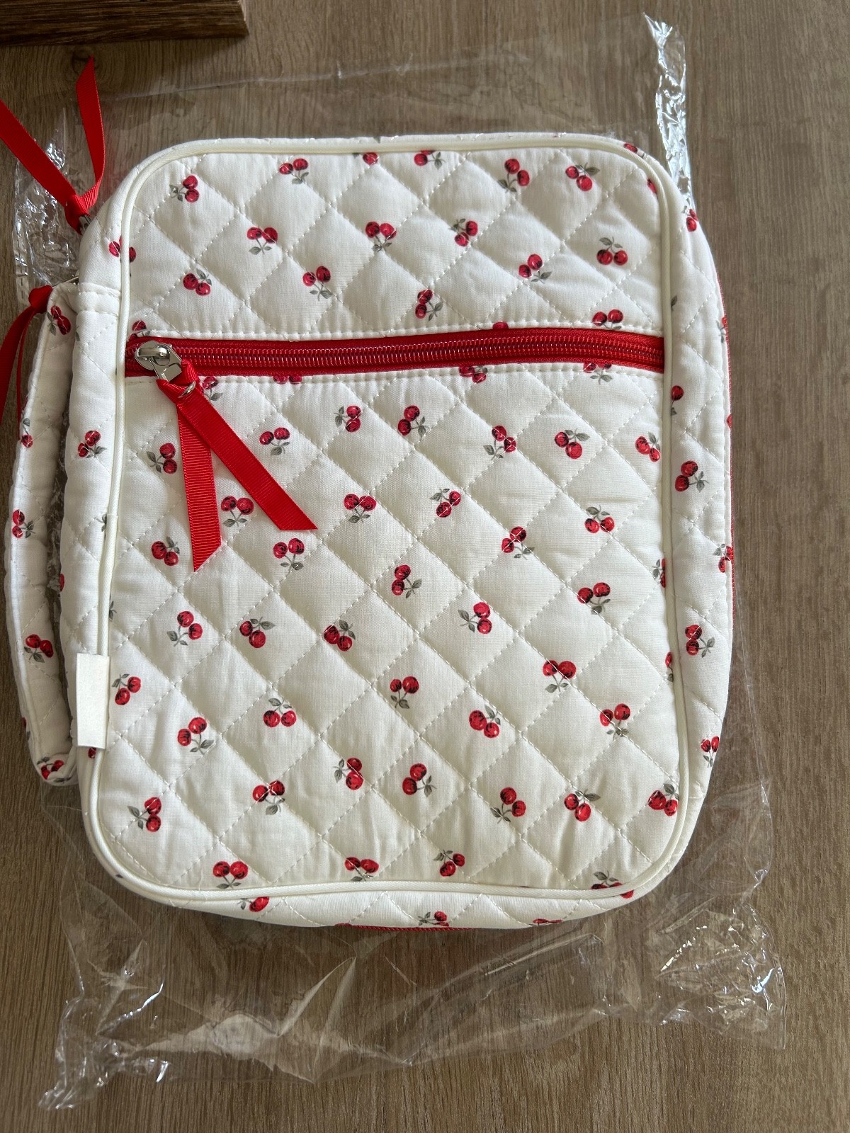 Bible cover carrying  case quilted cover  wi/handle cherry design storage