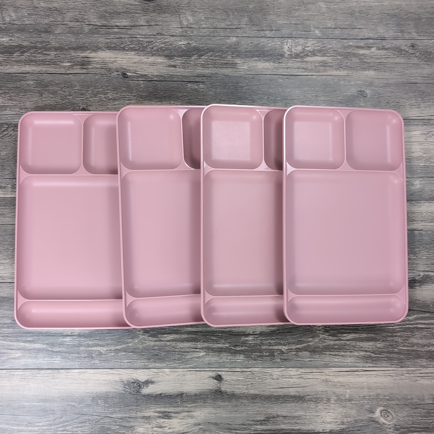 Vtg Tupperware 1535-6, Set of 4 Divided Plastic trays Lavender, Camping TV Tray