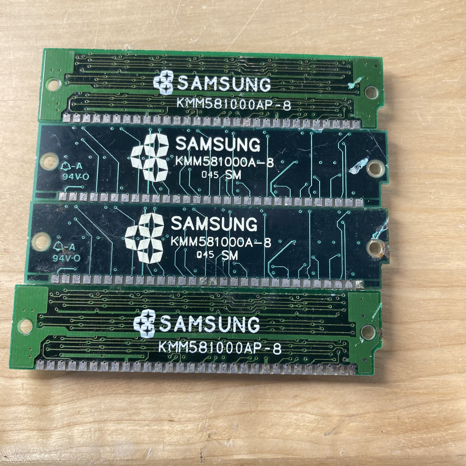 4x Samsung KMM581000A-8 SIMM RAM , 30-Pin, 1MX8, 80ns, CMOS, PSMA30 Corroded