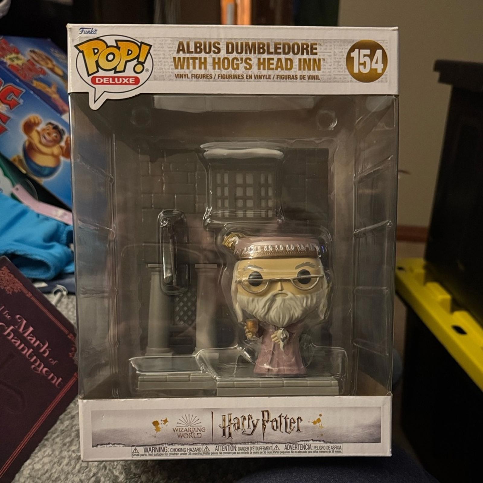Funko Pop Albus Dumbledore w/Hogs Head Inn Collectible Box