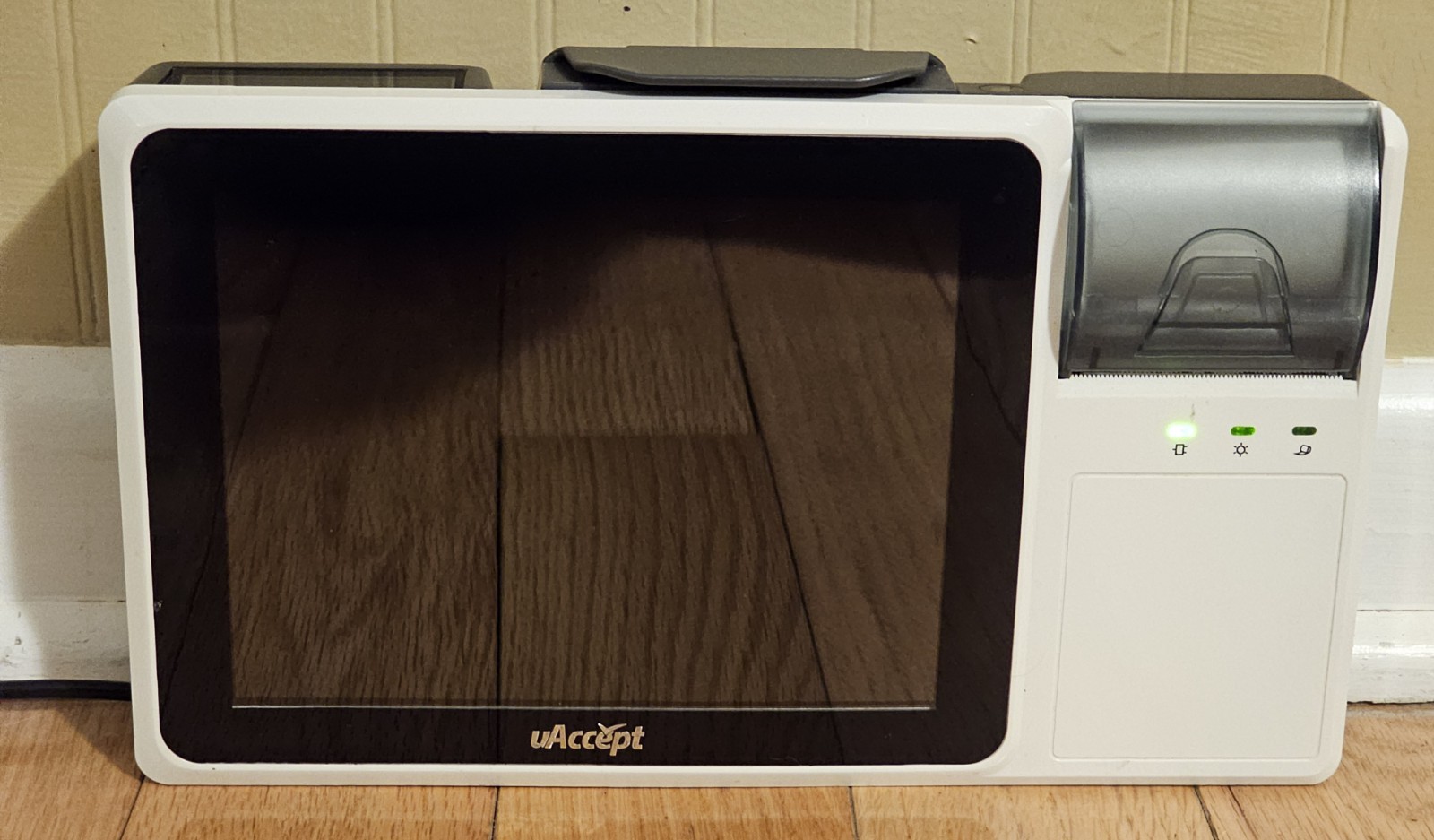 uAccept MB2000SR Cloud Connected Point of Sale System 8” Integrated Touch Screen