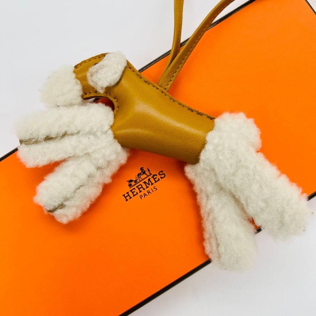 Hermès Buddy Charm U Stamp Charm White Brown