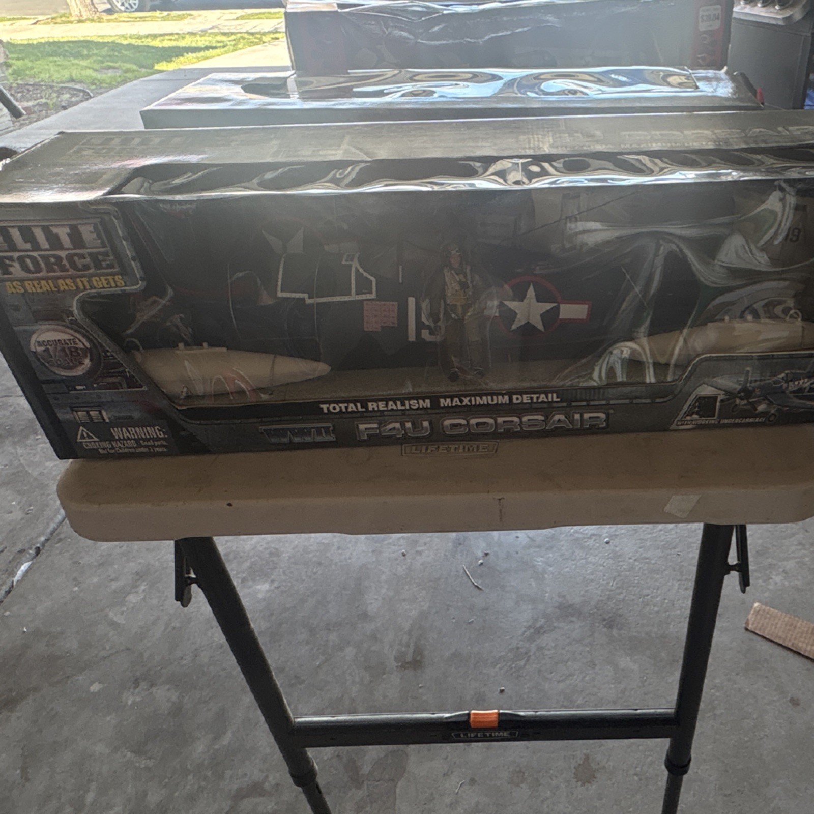 Elite Force F4U Corsair 1:18 Military Airplane Vought WWII Blue White Plastic 