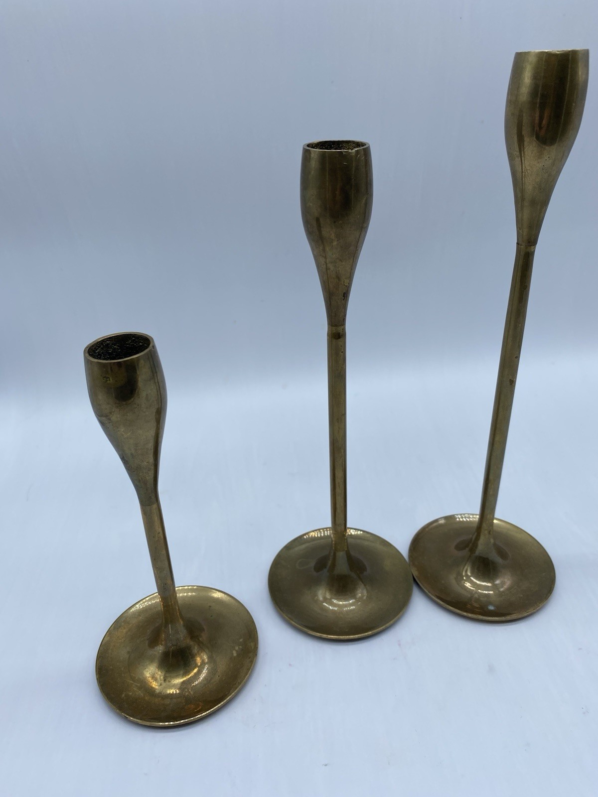 3 Vintage Mid Century MCM Brass Graduated Tapered Tulip Candlesticks Bs314