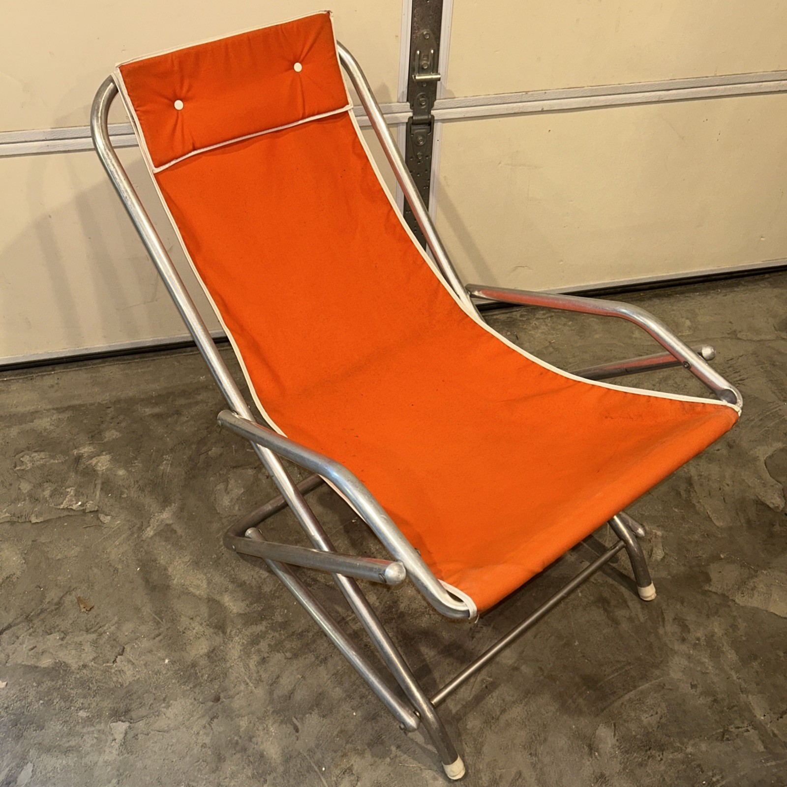 Vintage Aluminum Reclining Folding Rocking Lawn Beach Chair