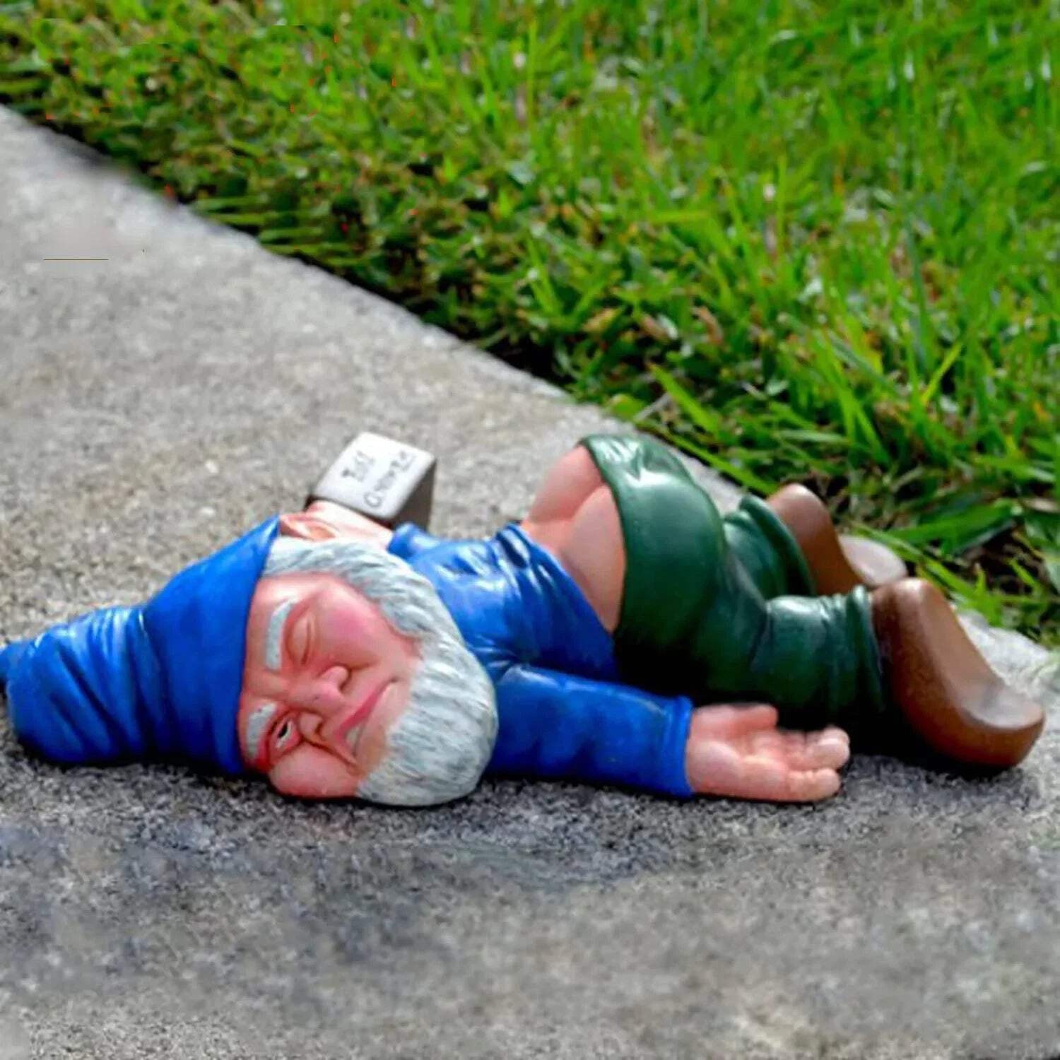 15cm Drunken Garden Gnome Funny Resin Statue for Whimsical Outdoor Home Decor