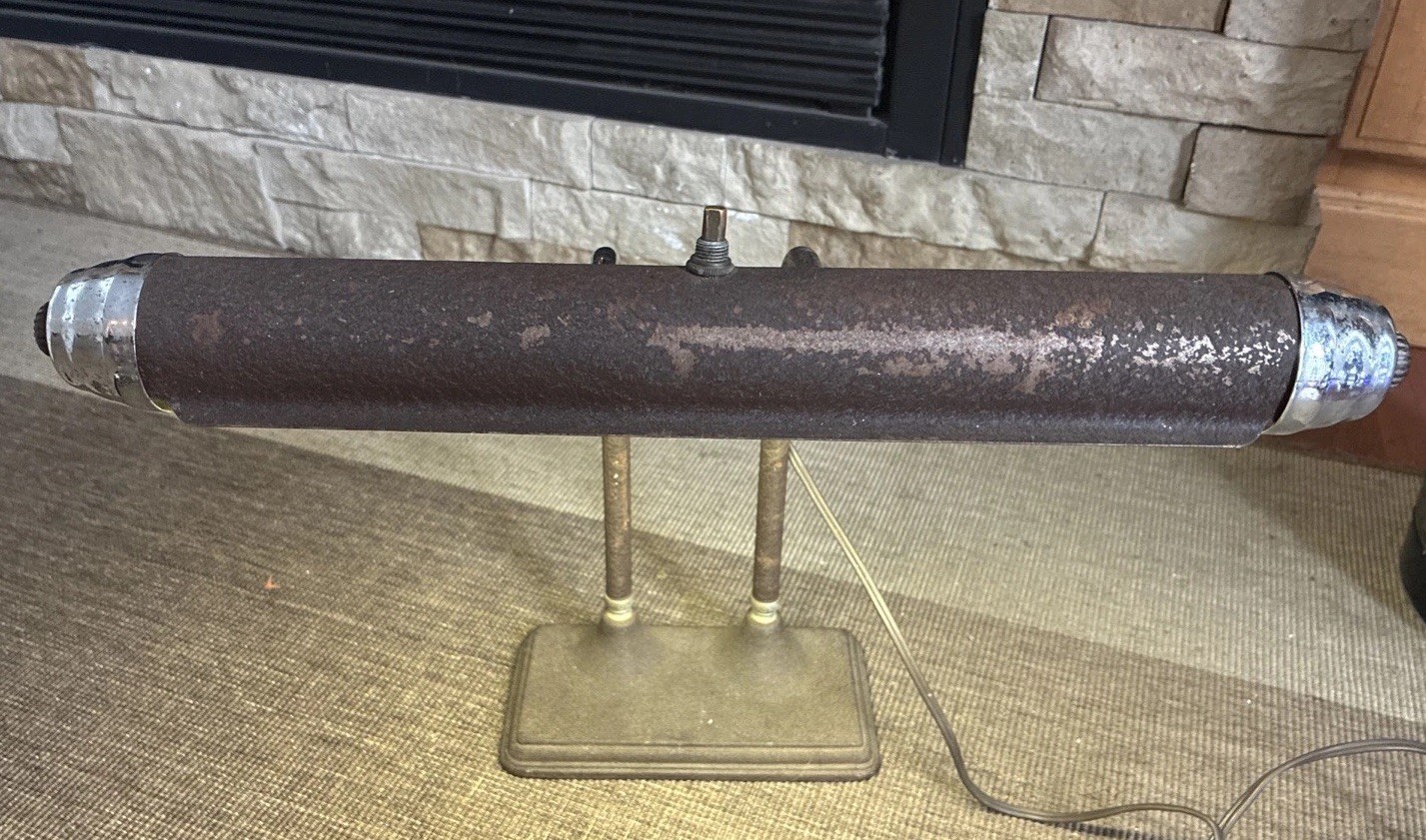 Original Vintage Art Deco Bullet Style Desk Lamp (Radionic Transformer Co.)