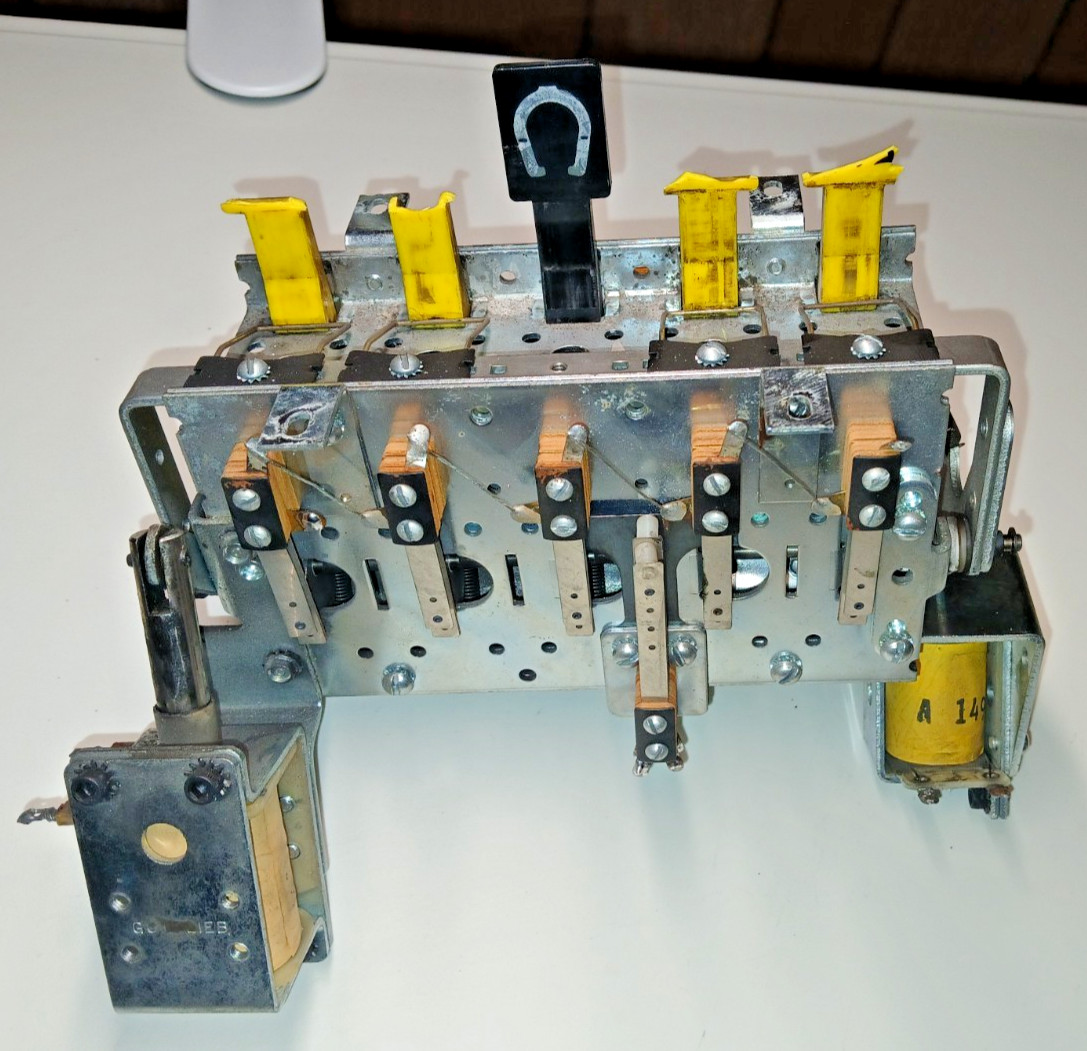 Gottlieb FAST DRAW / QUICK DRAW Pinball EM Drop Target Bank Assembly